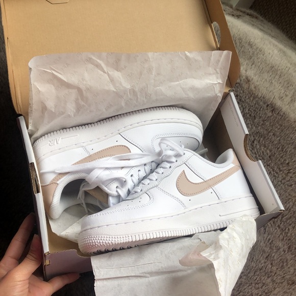 Nike Air Force 1 - Picture 1 of 4